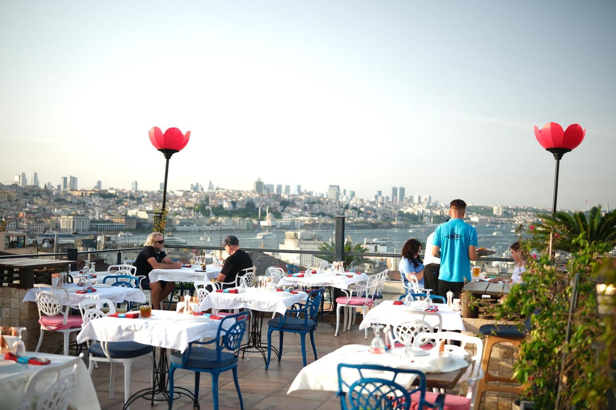 Hotel Raymond Blue 3*